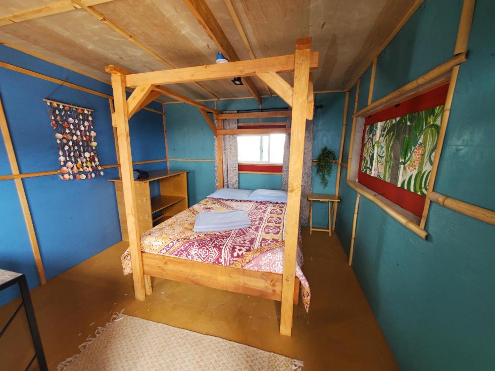 Queen Room interior